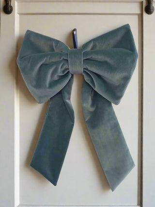 velvet bow on door